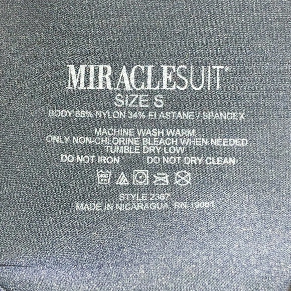 Miraclesuit Blue and Pink Tummy-Control Performance 7/8 Leggings Size S - Picture 2 of 7